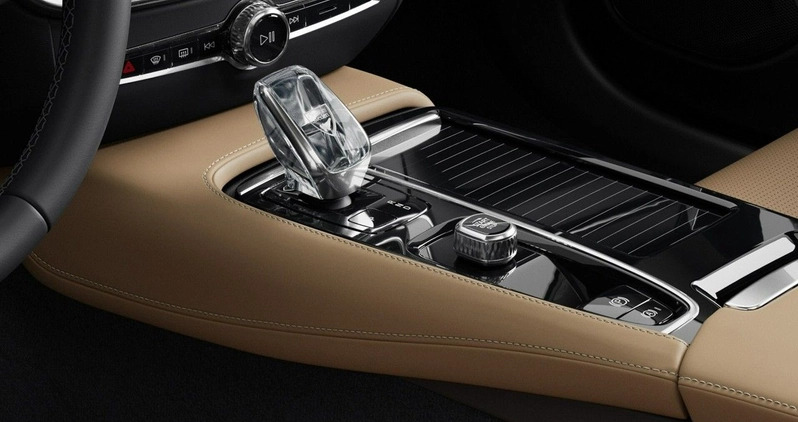 Volvo V60 cena 348900 przebieg: 5, rok produkcji 2024 z Łapy małe 106